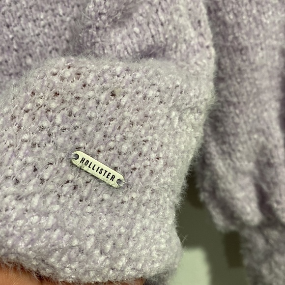 Hollister soft sweater lavender purple plush fuzzy cozy slight balloon sleeve - Picture 3 of 5